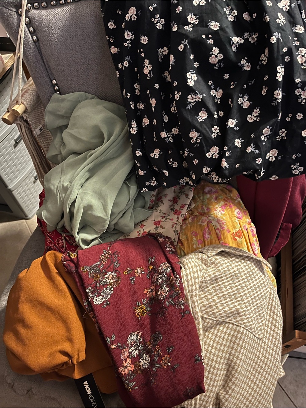 ASSORTED BUNDLE OF 10 XL DRESSES